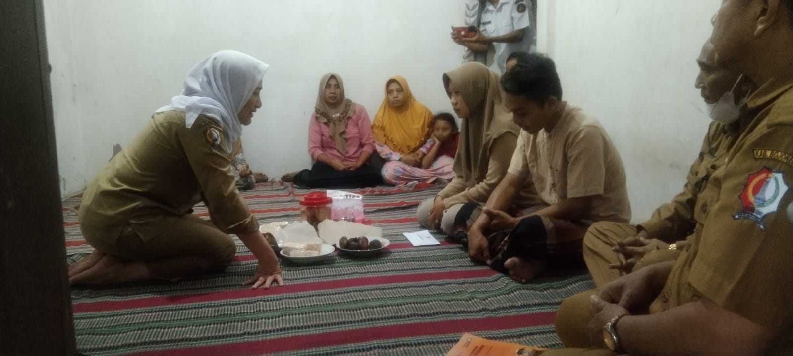 BUPATI BOJONEGORO ANNA MU'AWANAH KUNJUNGI RUMAH KELUARGA ANAK TENGGELAM