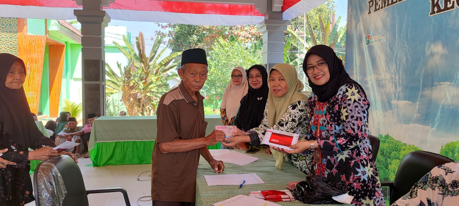 Penyaluran   PKH Plus Kec. Balen Kab. Bojonegoro