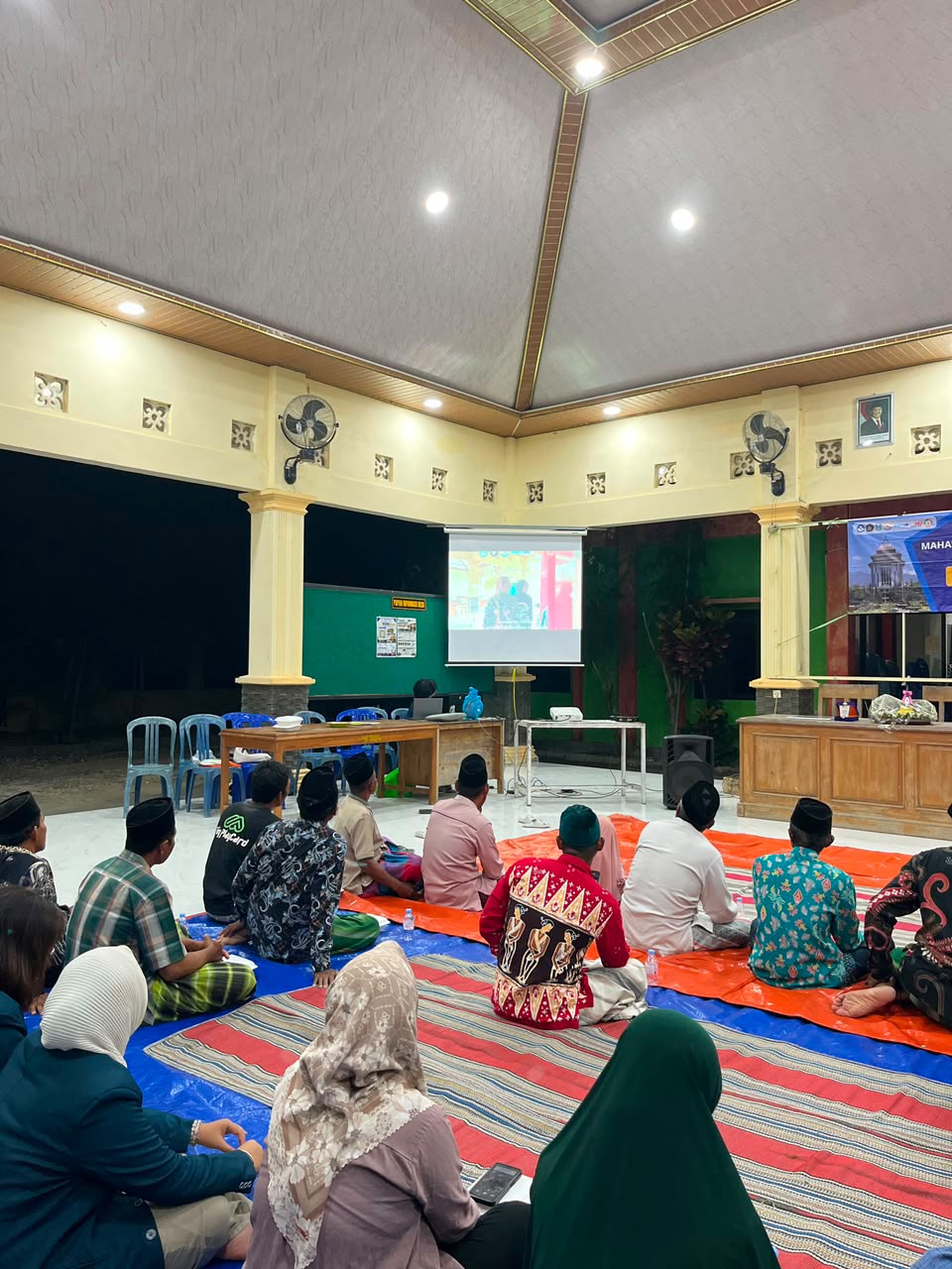 SAFE DESA: MMD UB Edukasi Evakuasi Kebakaran di Balai Desa Kenep